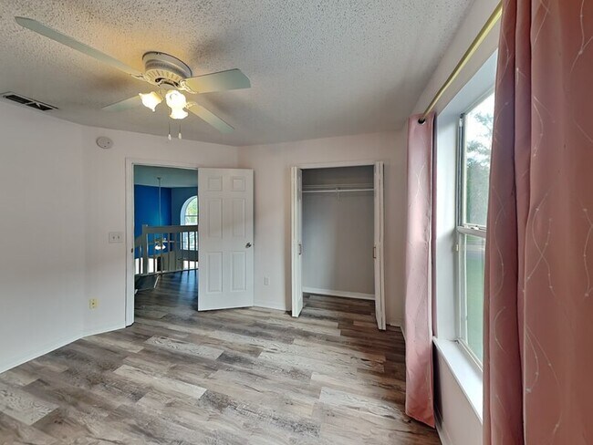 Building Photo - 10935 Rushwood Way