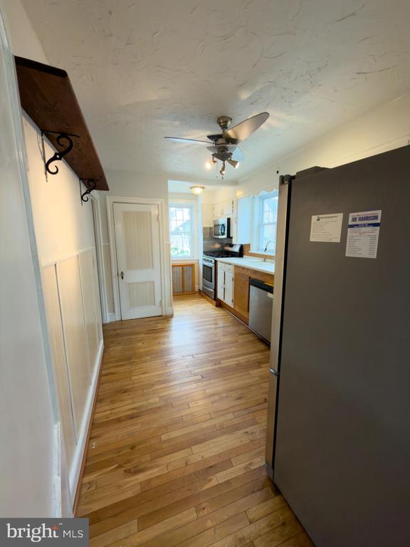 Building Photo - 409 Sanhican Dr