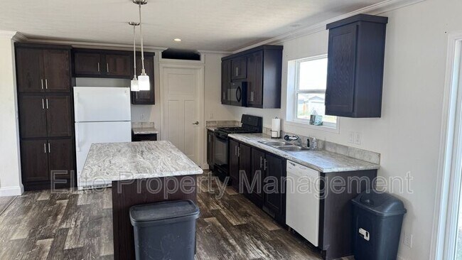 Building Photo - 743 S Joe Martinez Ct