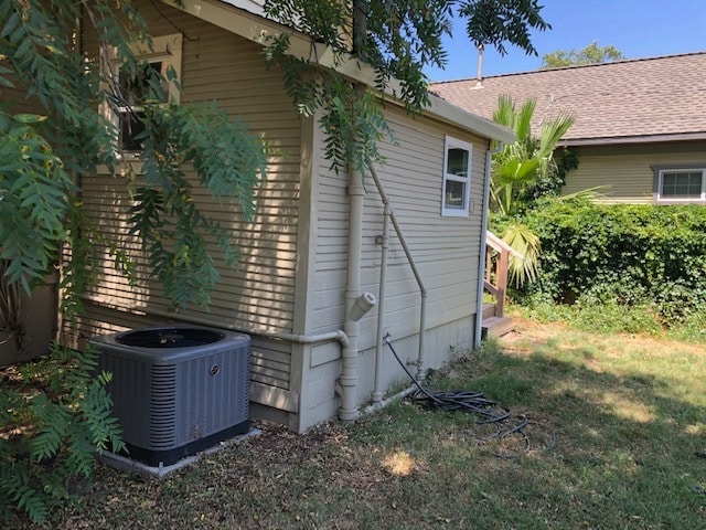 Building Photo - 475 E 7th St