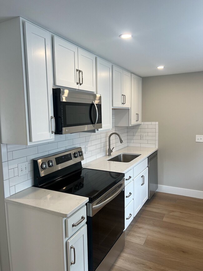 Building Photo - 1454 Ashland Ave