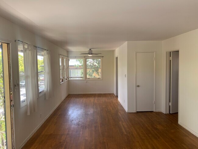 Building Photo - 958 11th St