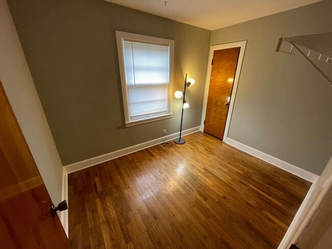 Building Photo - Cute Cottage Style Home For Rent