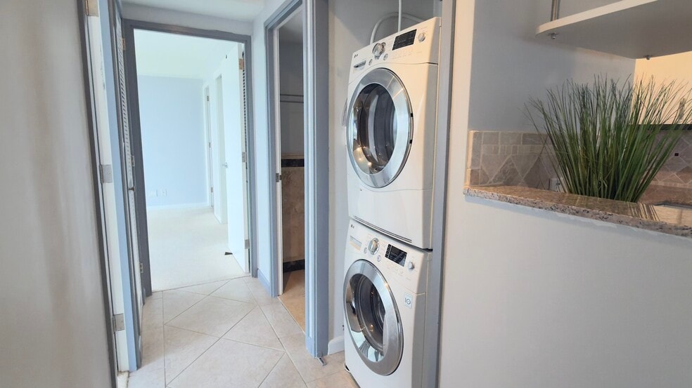 Building Photo - 419 Atkinson Dr