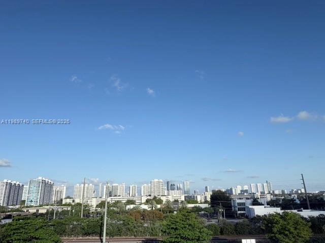 Building Photo - 17890 W Dixie Hwy