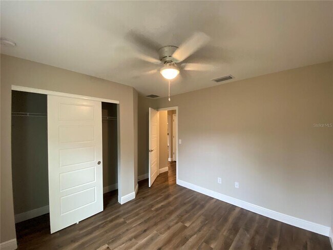 Building Photo - 207 Locust Ln Dr