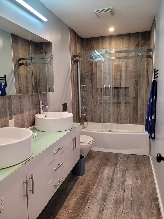 Building Photo - 31 Apricot Rd