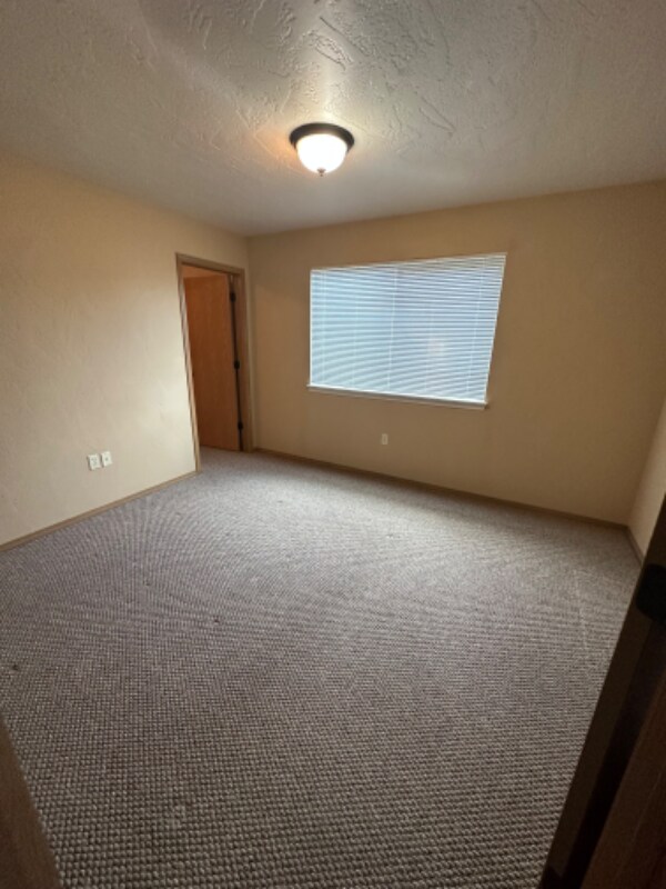 Building Photo - 39 Appleway Dr