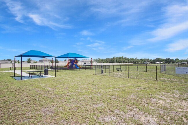 Building Photo - 3 Bedroom 2 Bathroom Single-Family Home No...