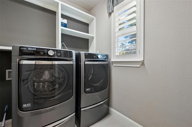 Building Photo - 8501 High Summit Ln