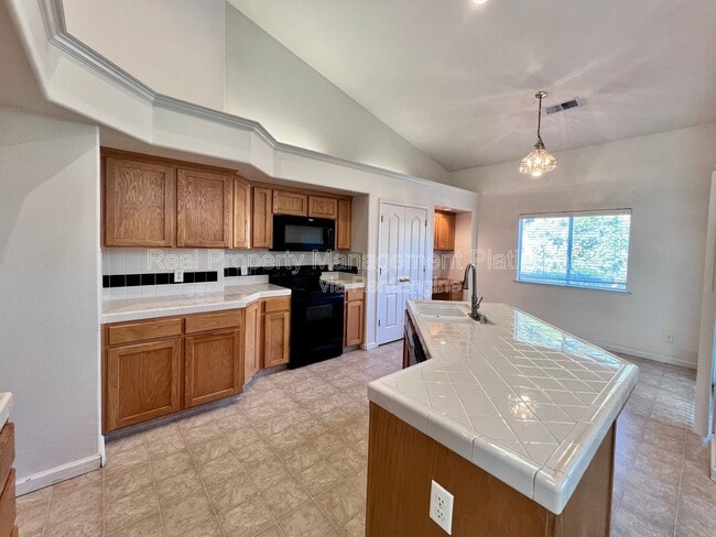 Building Photo - 8622 N Heartland Way