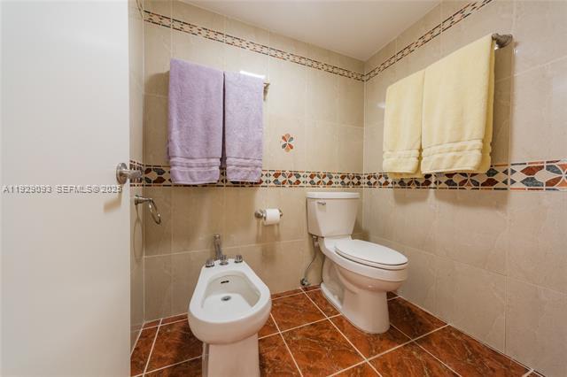 Building Photo - 121 Crandon Blvd