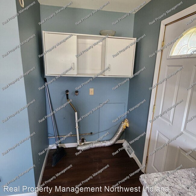 Building Photo - 3 br, 1 bath House - 3638 173rd Street