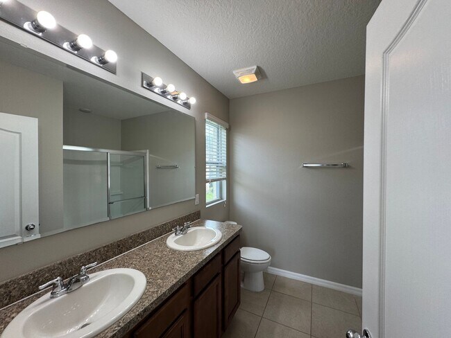 Building Photo - Beautiful 4 BR / 2 BA Home in Winter Haven!