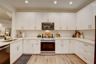 Building Photo - 9892 Summerbrook Terrace