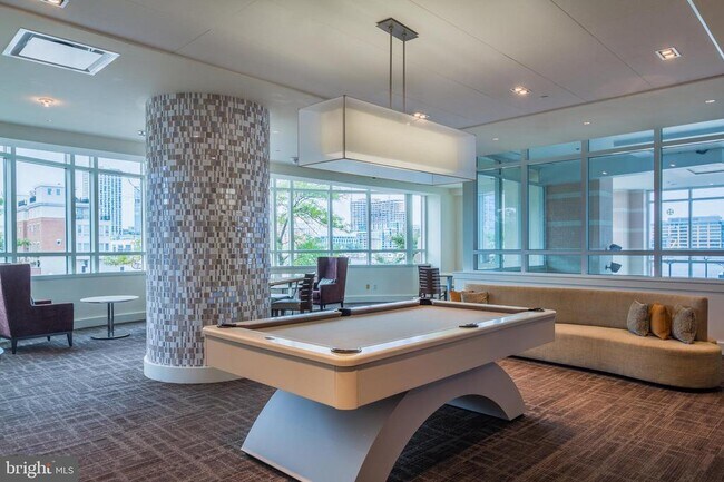 Building Photo - 100 Harborview Dr