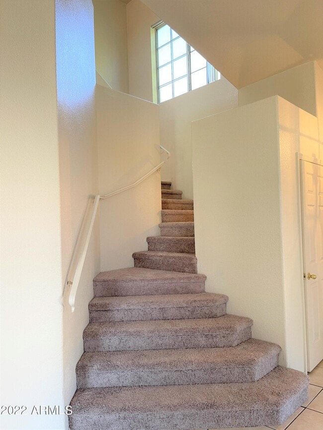 Building Photo - 1691 E Park Ave