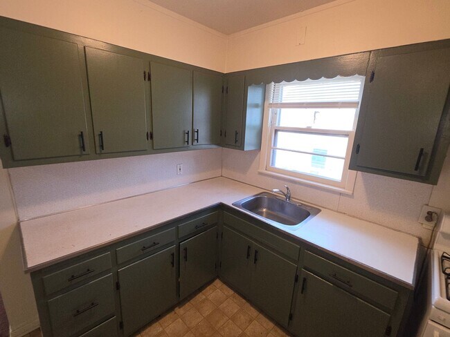 Building Photo - 212Bathgate