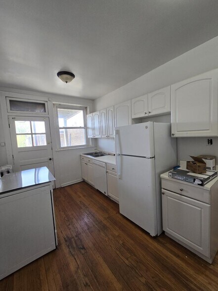 Building Photo - 4318 N Spaulding Ave