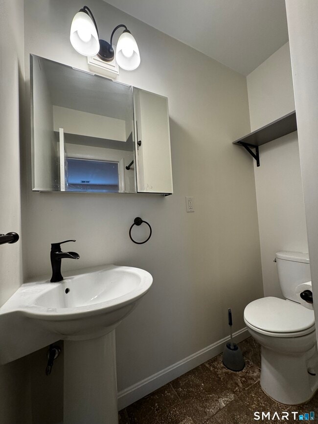 Building Photo - 25 Lester Ave