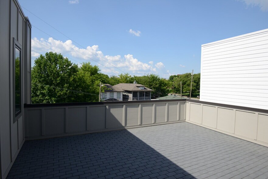 Rooftop deck with views of the Gulch and downtown - 1207 Tremont Ave