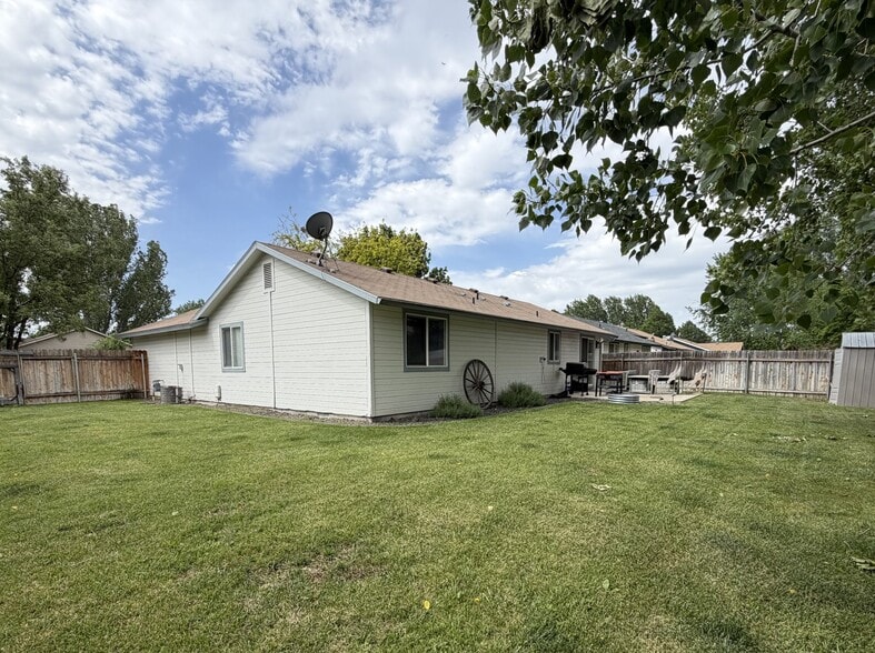 Building Photo - 7808 W Elm Brook St