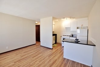 Updated 1 Bedroom - COLFAX VILLAS