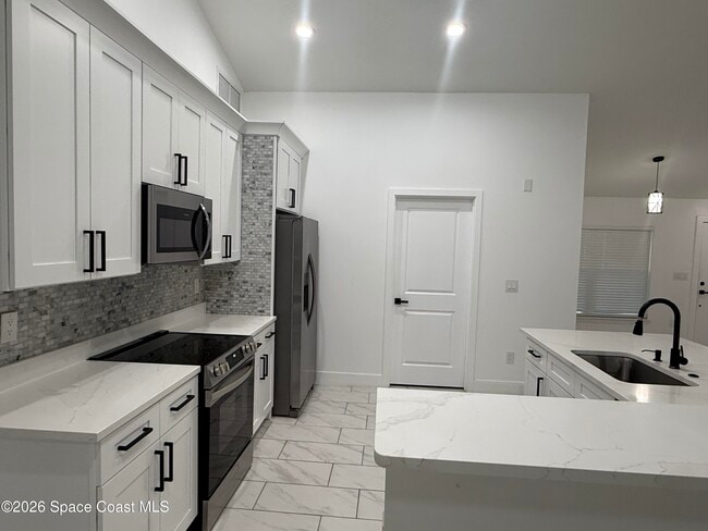 Building Photo - 1013 Hammacher Ave SW