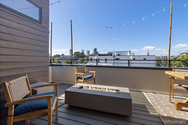 Building Photo - 2929 Lawrence St