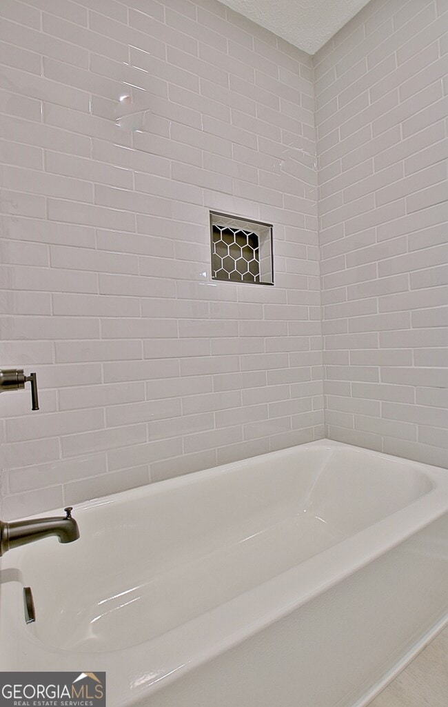 Building Photo - 716 Ebenezer Rd