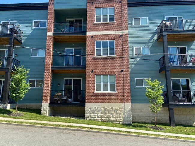 Primary Photo - New Windsor Flats