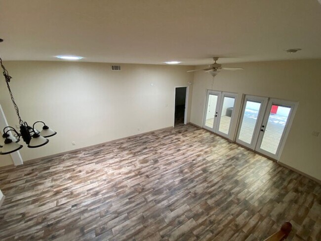 Building Photo - The Oaks of Leesburg - Ask about a Move In Special