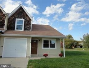 Building Photo - 6 Wedgefield Ct