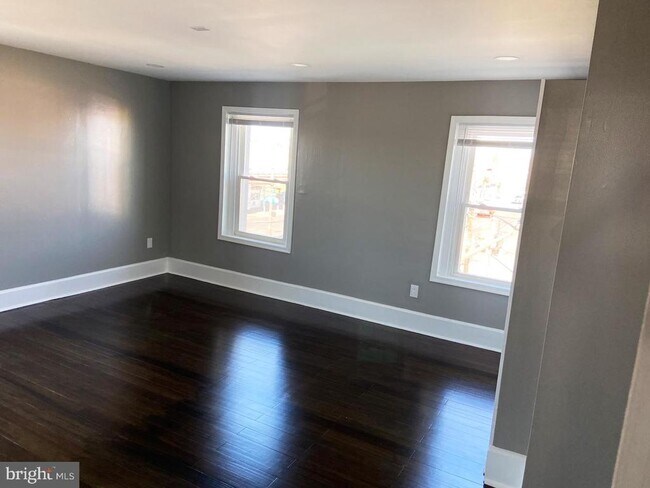 Building Photo - 190 W Lehigh Ave