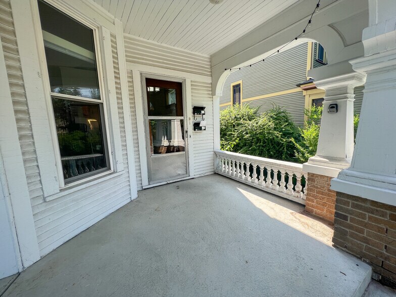 Building Photo - 710 Morris Ave SE