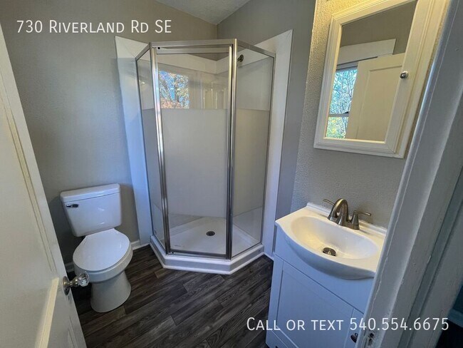 Building Photo - 730 Riverland Rd SE