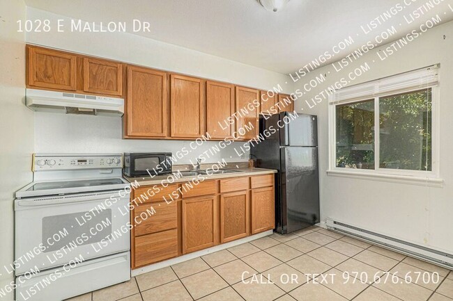 Building Photo - 1028 E Mallon Dr