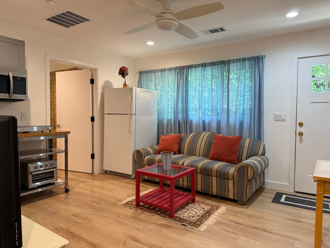 Building Photo - 22540 Itasca St