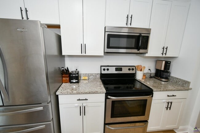 Building Photo - 107 Molland Dr