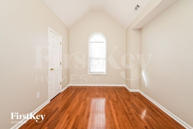 Building Photo - 3512 Tiffany Dr SE