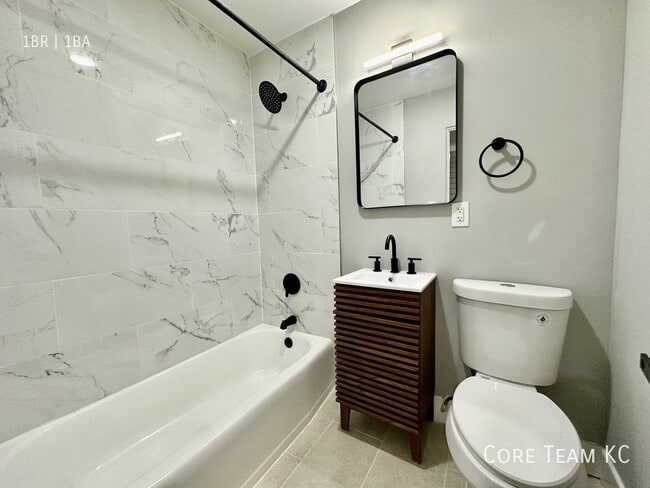 Building Photo - 2320 W 47th Ave