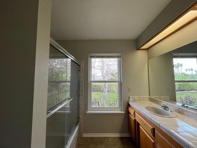 Building Photo - **PENDING**