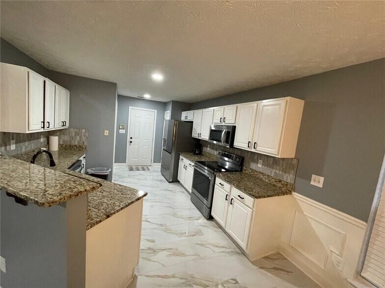 Building Photo - 4215 Hamilton Walk Dr