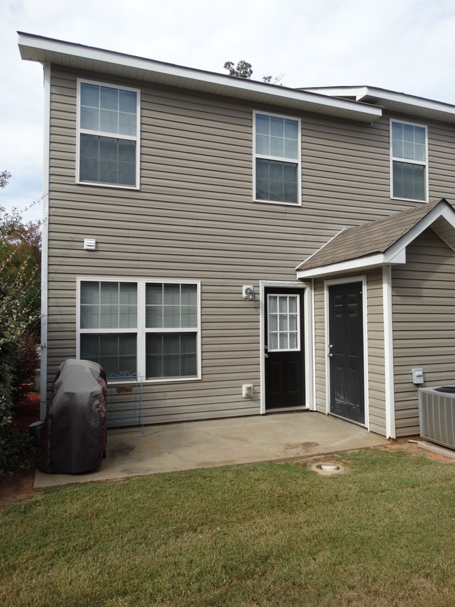 Building Photo - Vineyard Creek Apartments