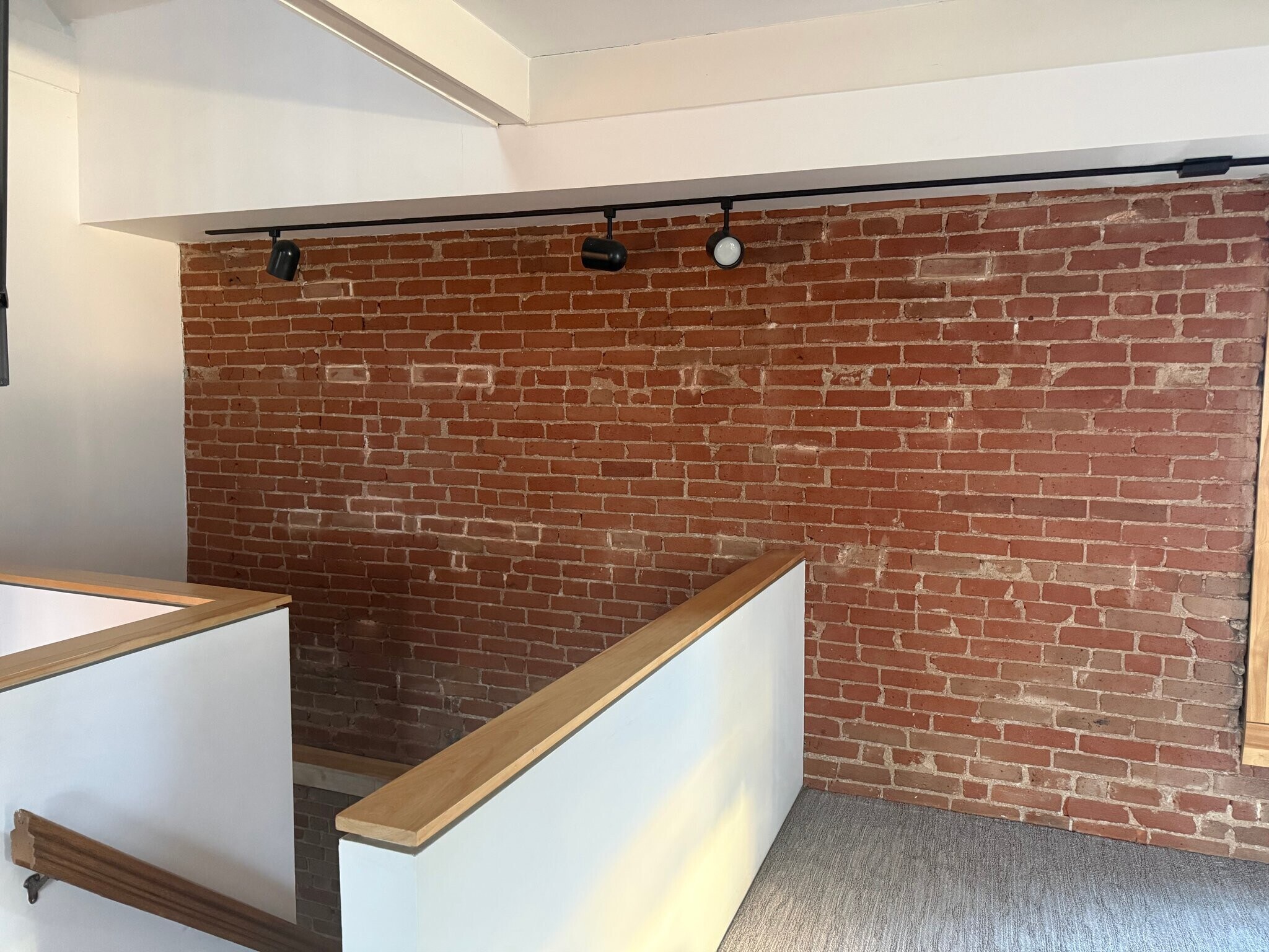 Building Photo - 500 N Washington St