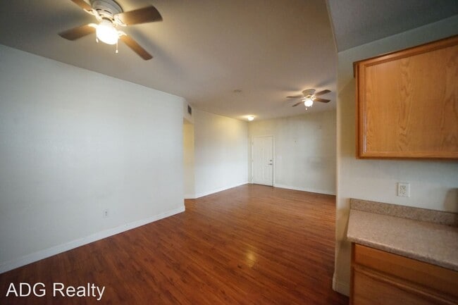 Building Photo - 2 br, 2 bath House - 9330 W Maule Ave #123...