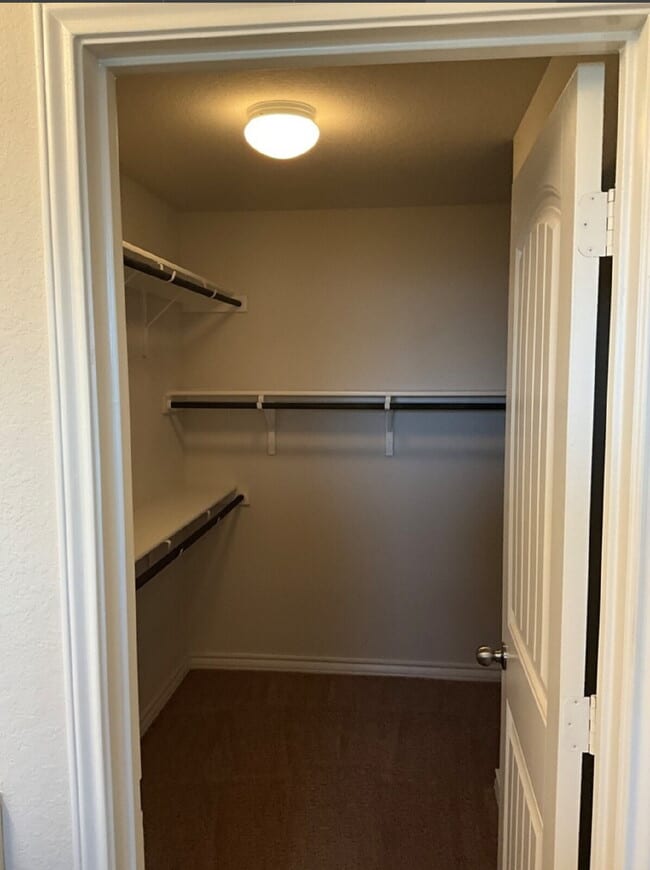 Building Photo - "Charming 4-Bedroom Home with Granite Elegance in San Antonio!"