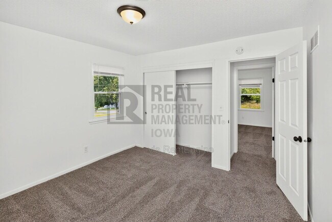 Building Photo - 3414 SW 42nd St