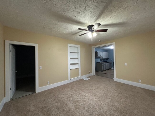 Building Photo - Unique 3-Bedroom, 2-Bathroom Home with Mother-In-Law Suite – $1,600/Month