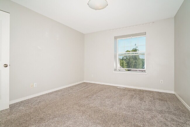 Building Photo - Echo Falls Executive Retreat | Hot Tub | Detached Office | Landscaping Included- AVAILABLE NOW FO...
